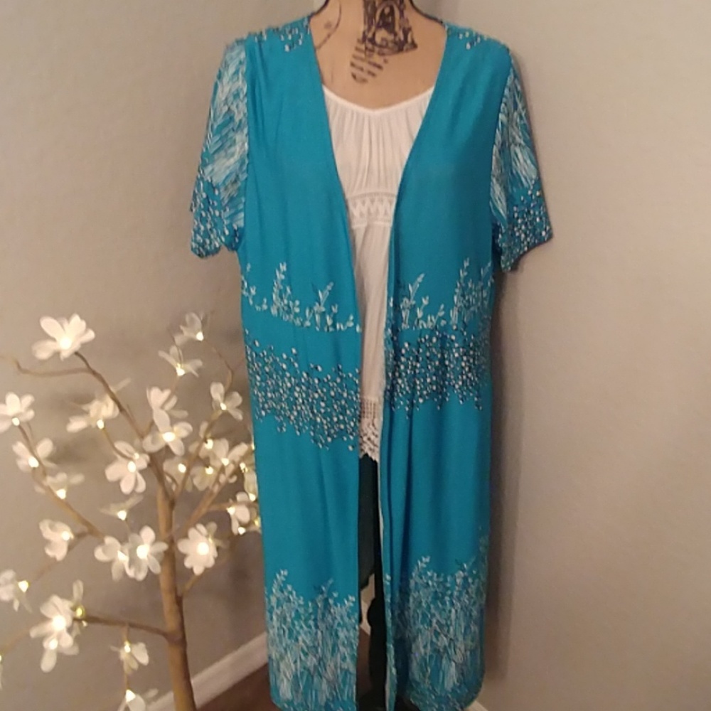 Plus sized kimono w/ Pockets!!